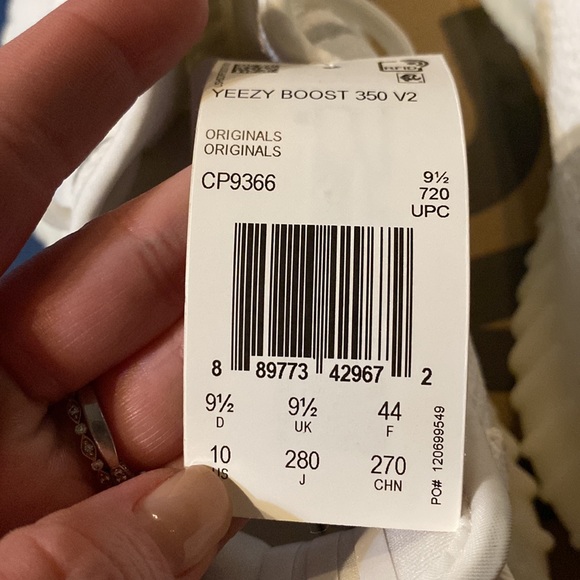 Adidas Yeezy Boost 350 V2- Size 10 - Picture 8 of 8